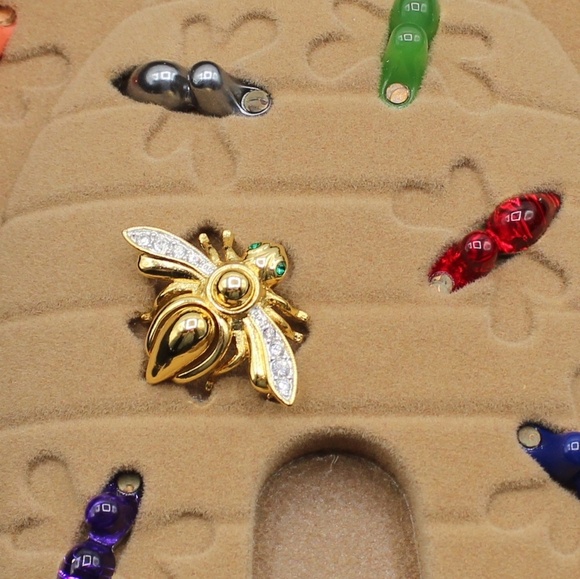 Vintage Joan Rivers bee brooch set - Picture 3 of 7